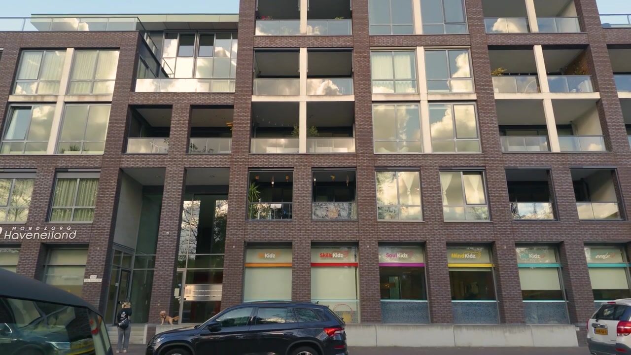 Video van Eva Besnyöstraat 521