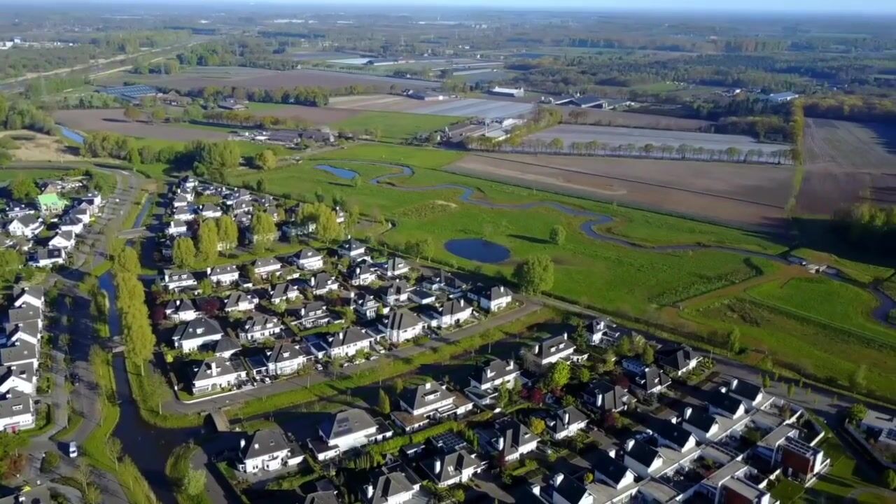 Bekijk video van Zilverschoonbeek 36