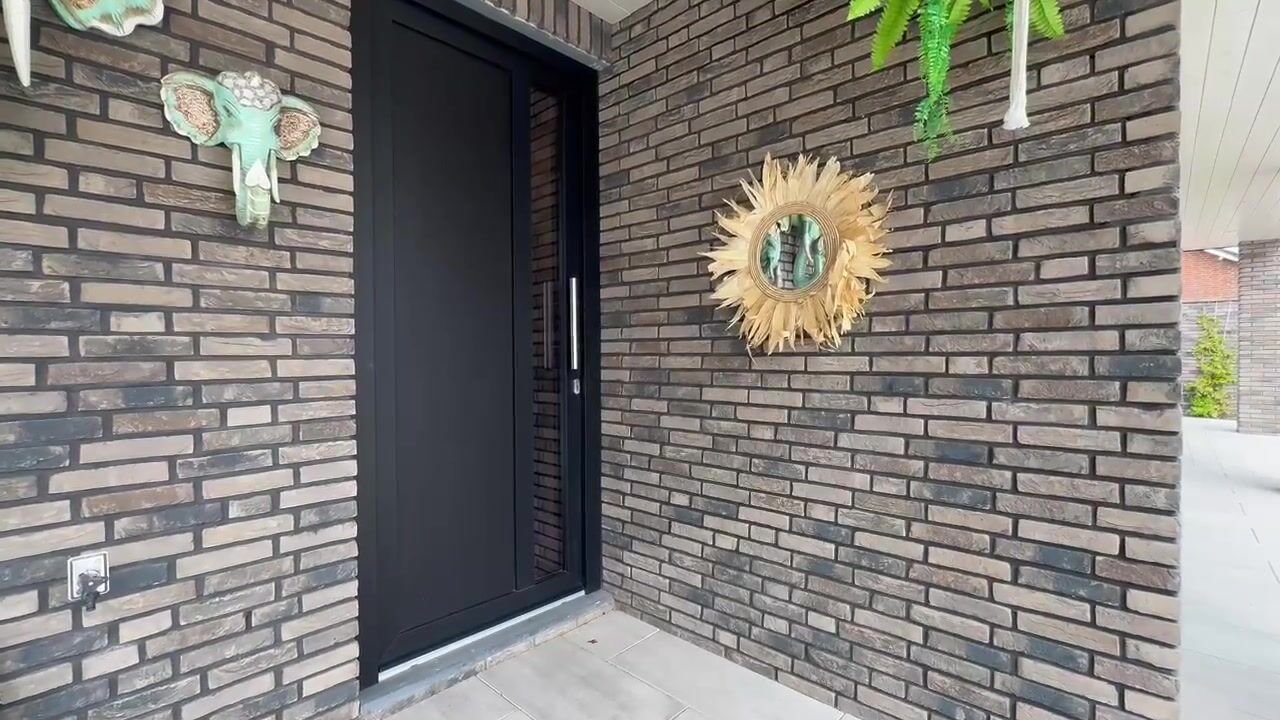 Video van Burgemeester Ploegmakerslaan 17-B