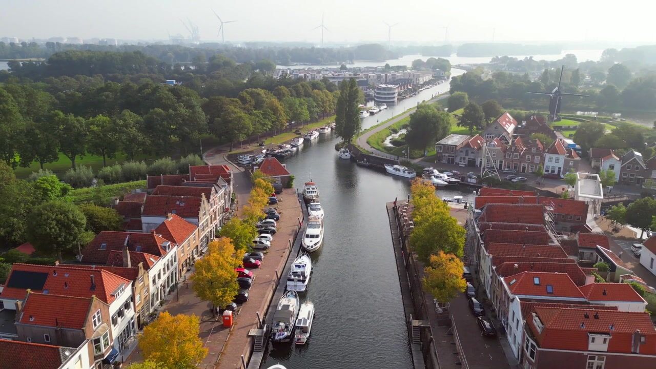 Bekijk video van Maarland Zuidzijde 11