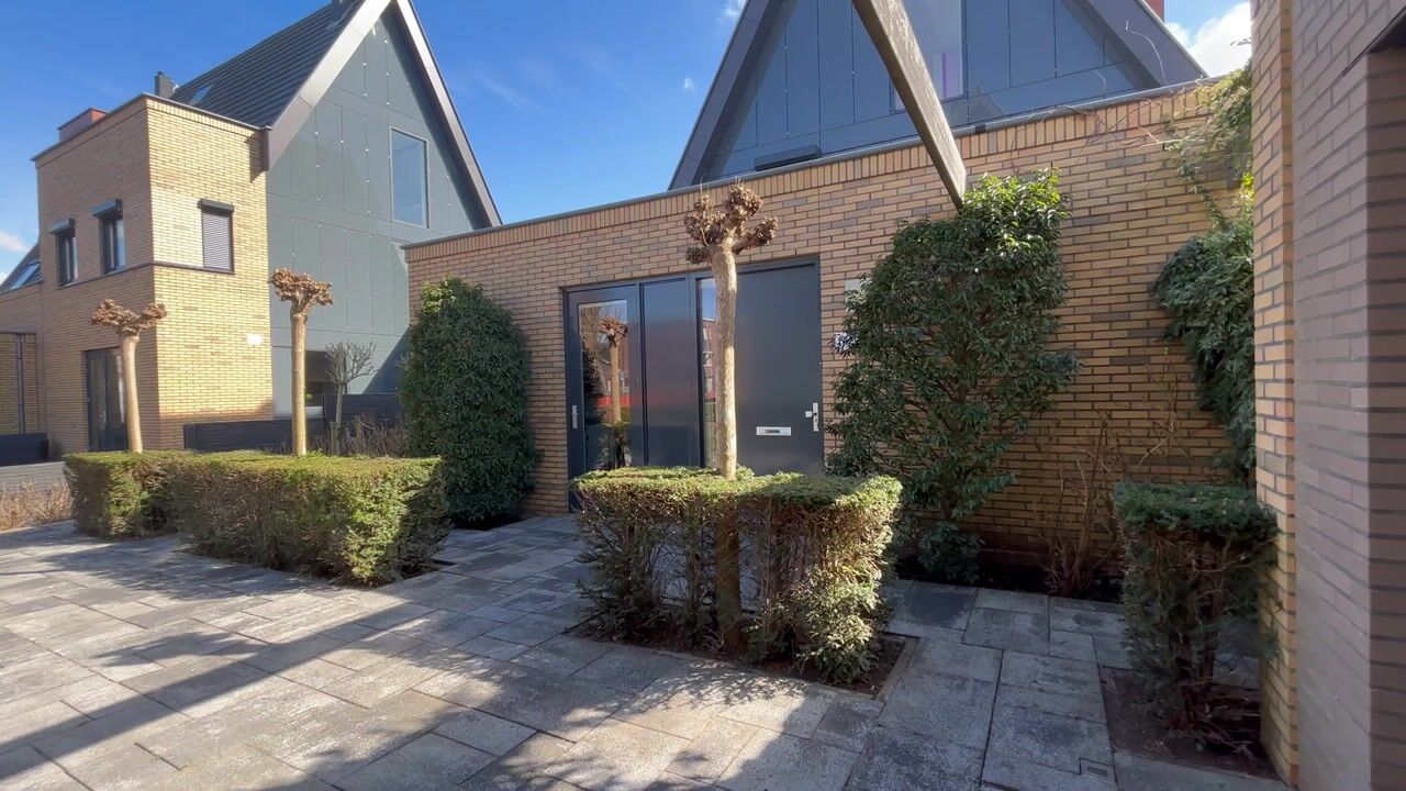 Video van Colonnade 97