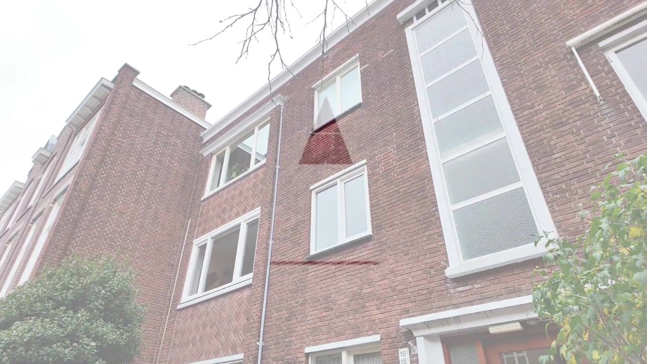 View video of Van Weede van Dijkveldstraat 15-A