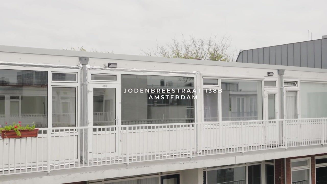 Bekijk video van Jodenbreestraat 138-B