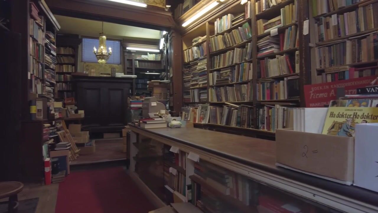 Video van Warmoesstraat 10