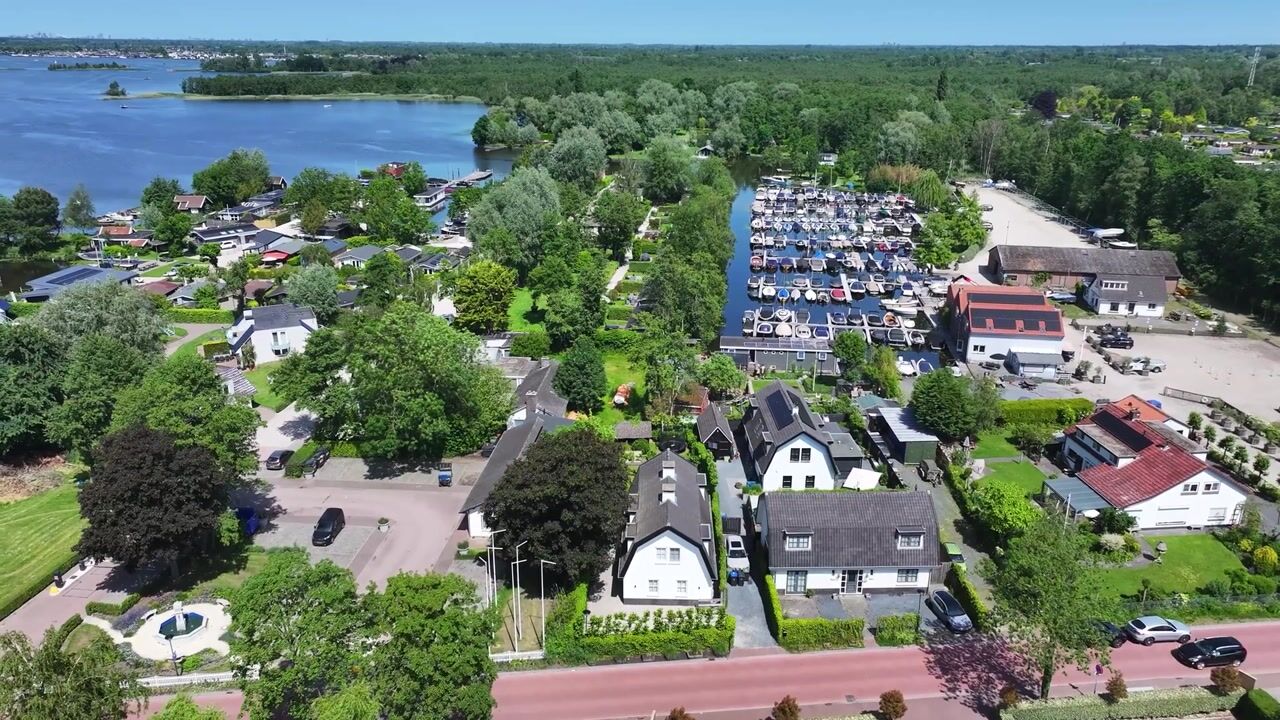 Video van Nieuw-Loosdrechtsedijk 210-B