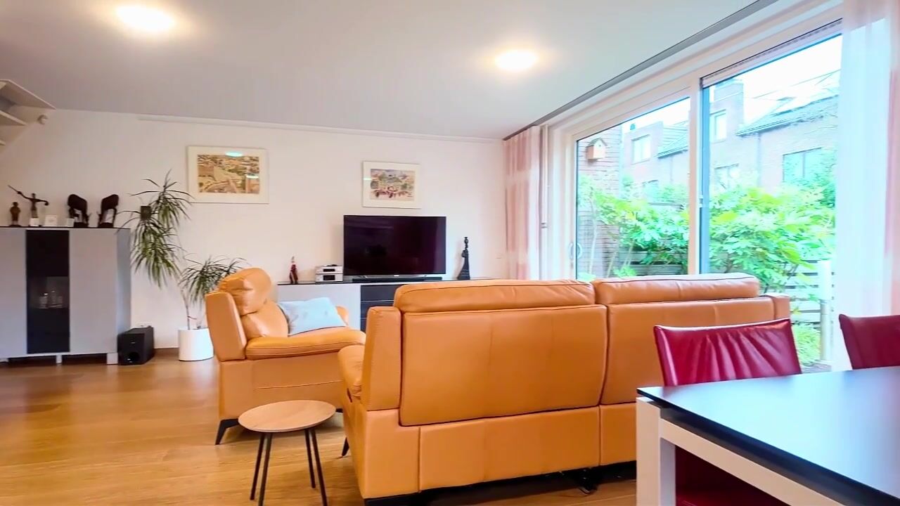 Video van Domela Nieuwenhuislaan 9