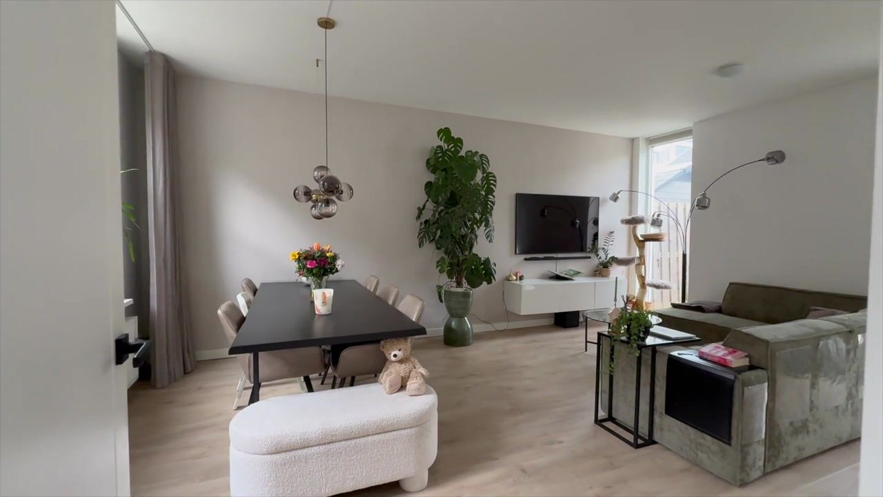 Video of Zwartewaalsestraat 50