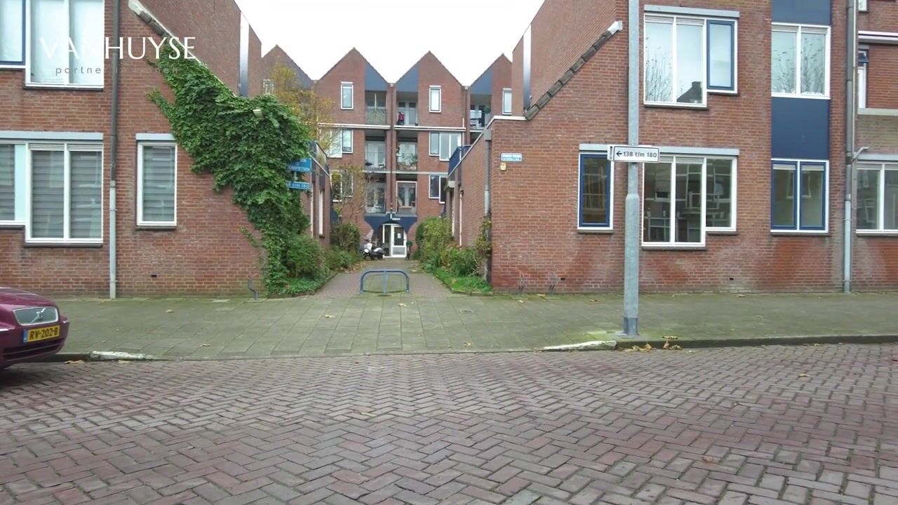 Bekijk video van Van Dishoeckstraat 138