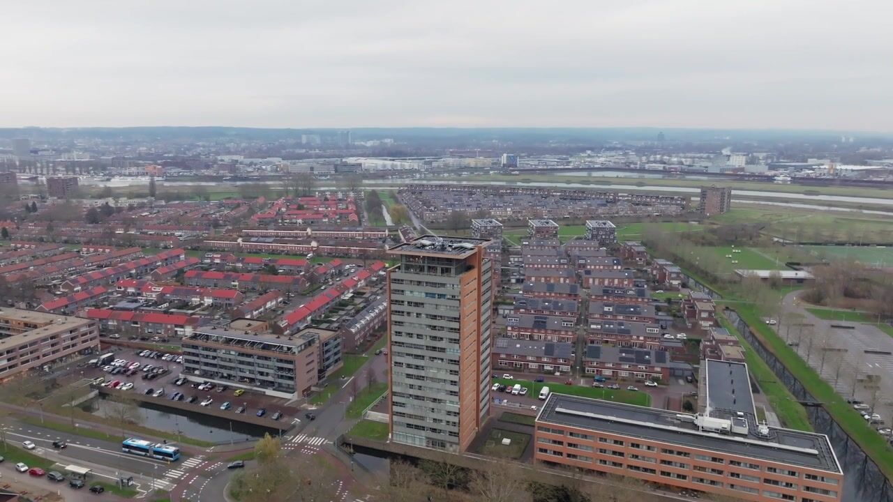 Video van Abe Lenstrahof 128