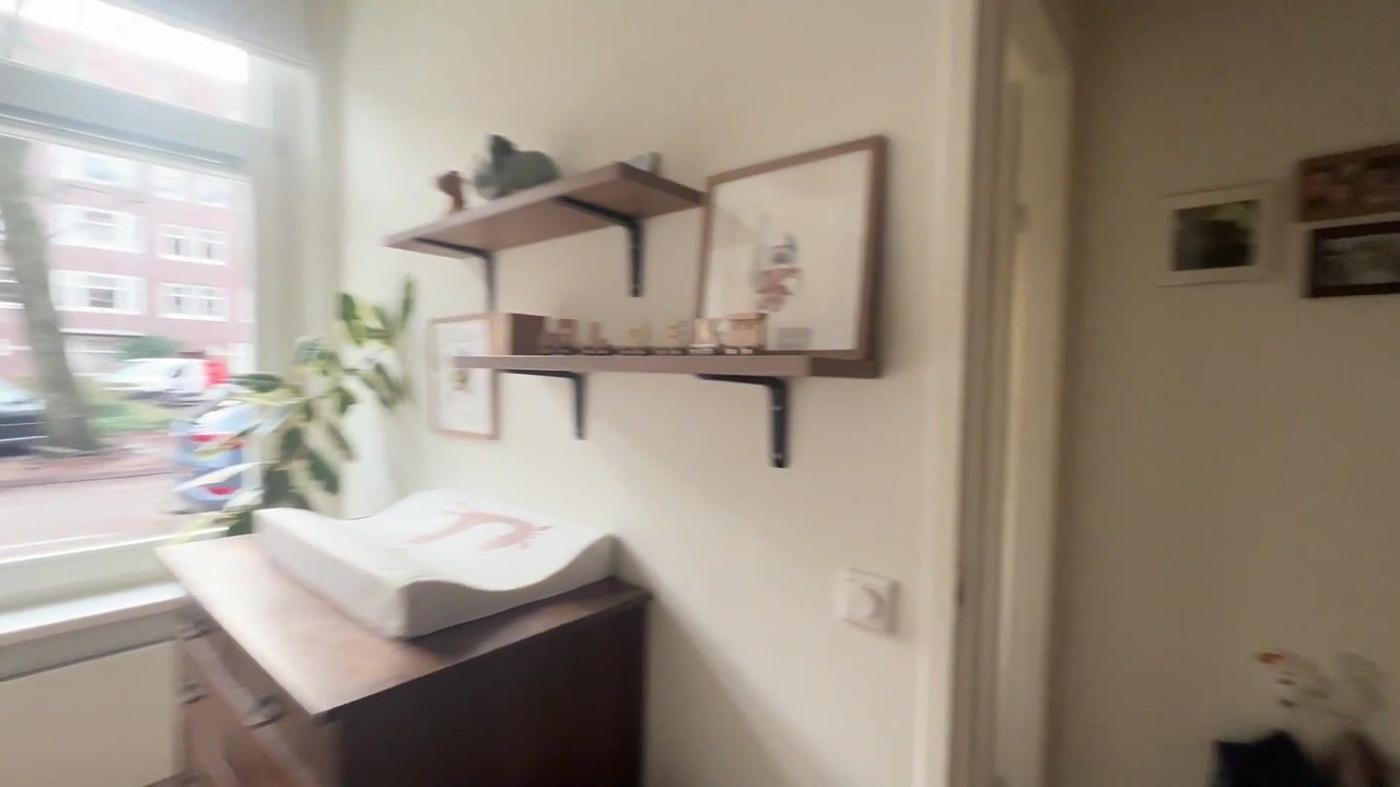 Video van Van Tuyll van Serooskerkenweg 86