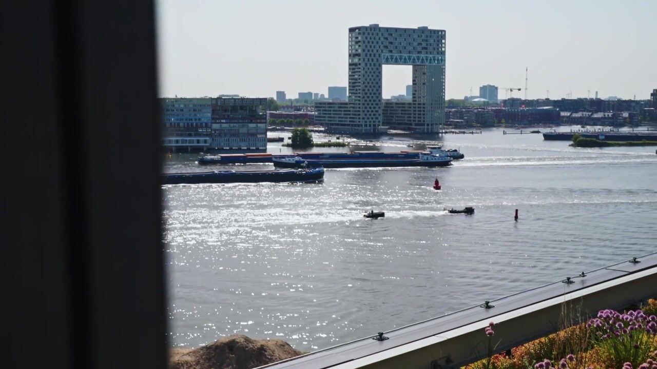 Video van Grasweg 496