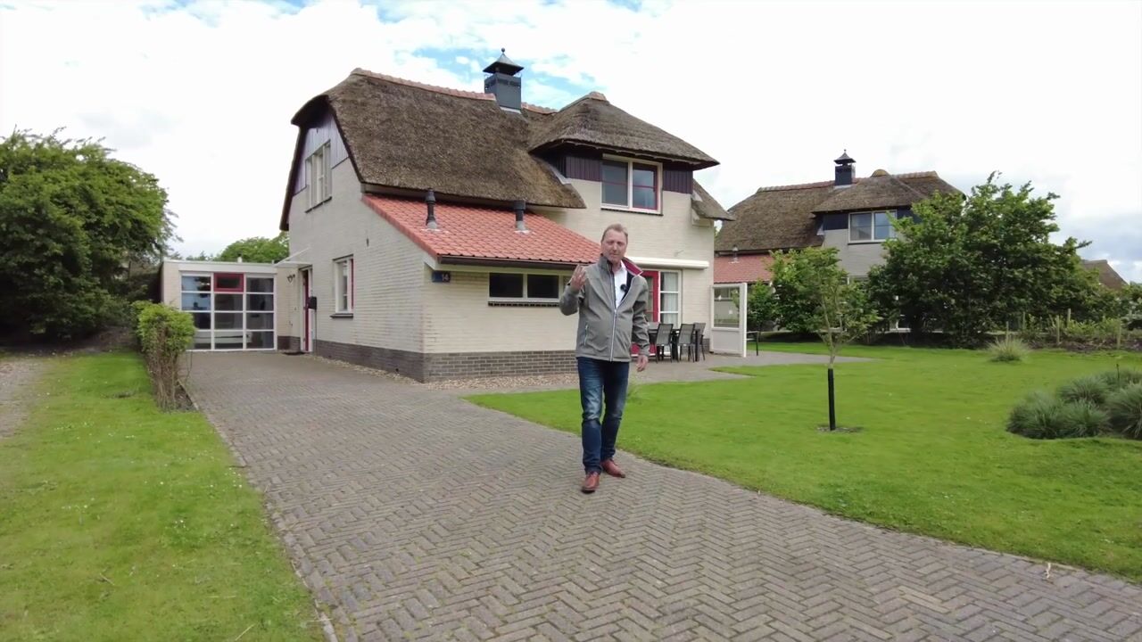 Bekijk video van Zwanenbalg 14