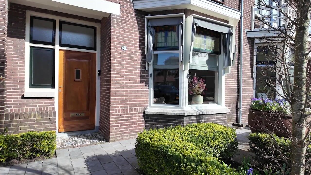 Video van Raadhuisstraat 24