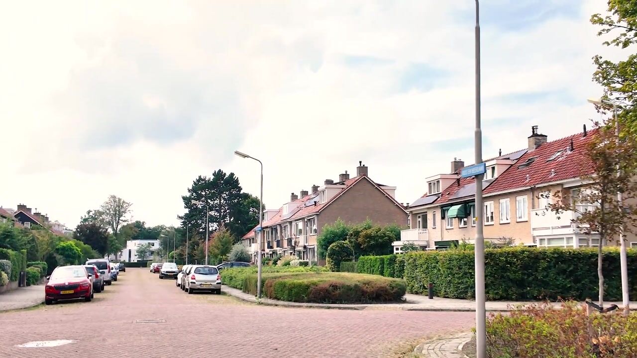 Video van Roos en Beeklaan 77