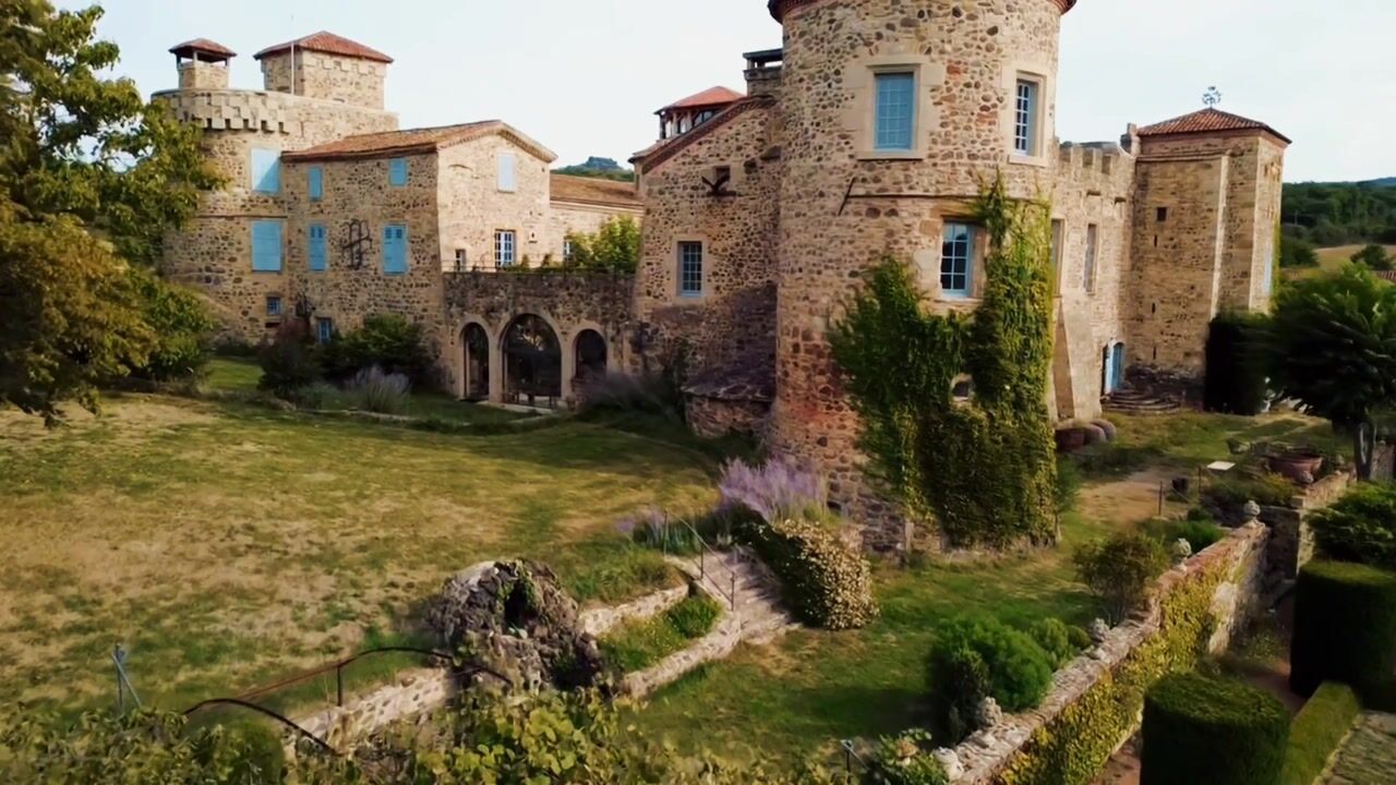 Video van Chateau-Domaine Auvergne