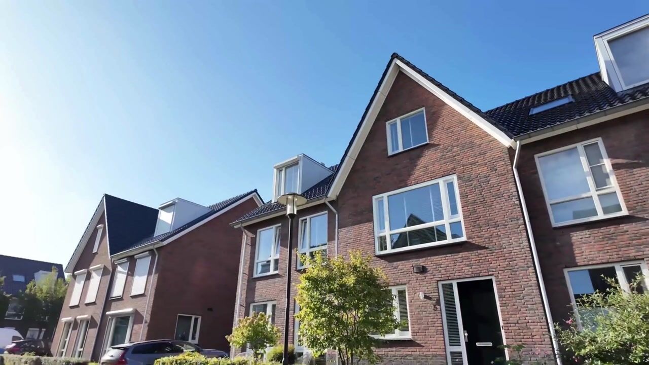 Video van Donker Curtiushof 5