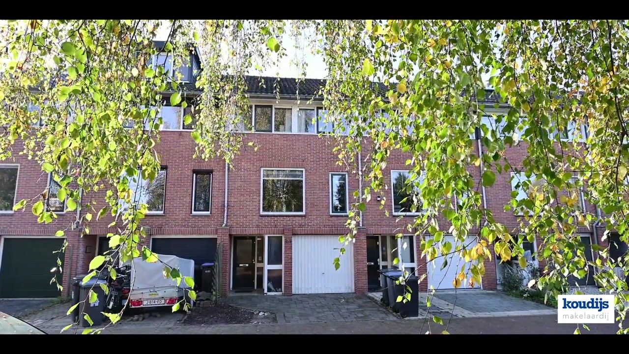 Bekijk video van E. de Bruynstraat 110