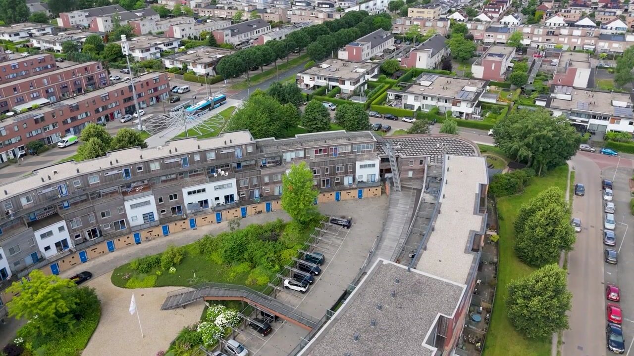 Video of Emily Brontësingel 101