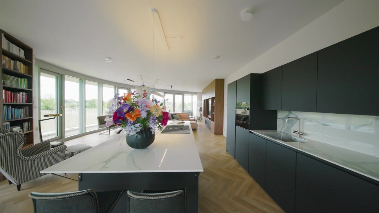 Video van Van der Duijn van Maasdamweg 716