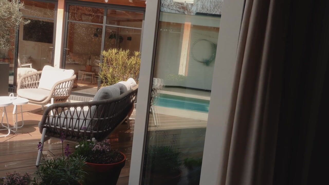 Video van Burgemeester de Bruïnelaan 17