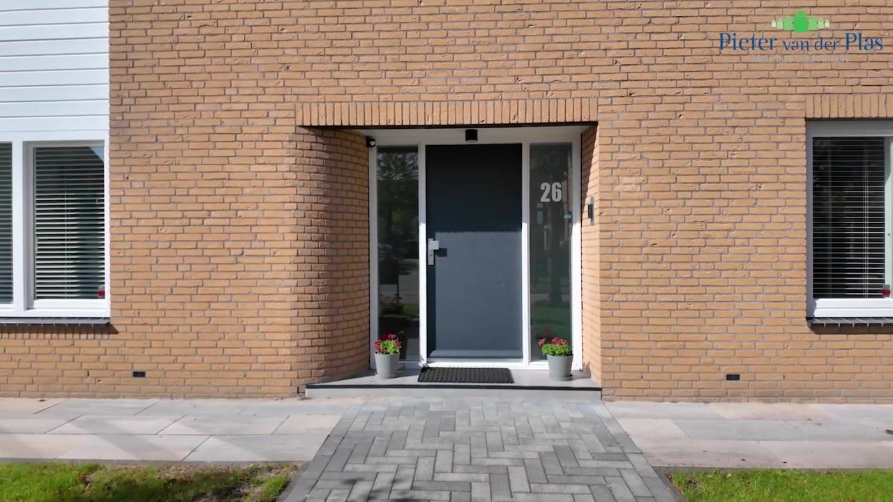 Video van Maandenweg 26