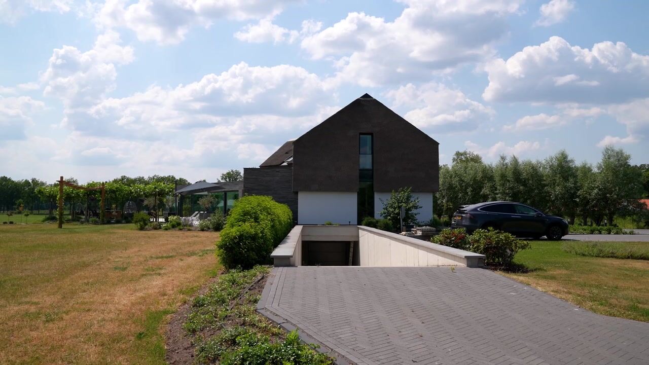 Video of Middelweg 83-B