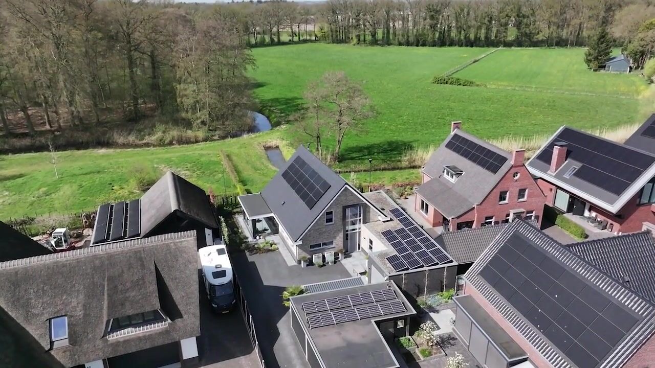 Video van Lunterse Beekweg 42