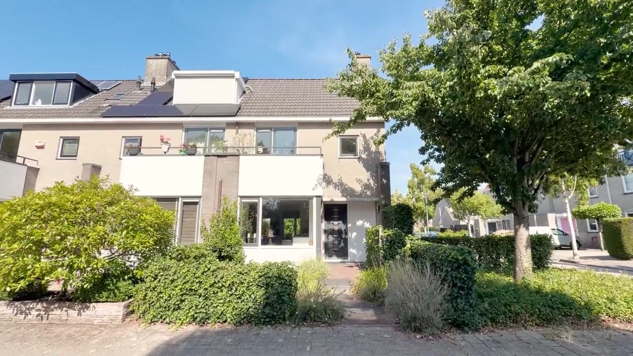 Video van Vrouwenmantel 49