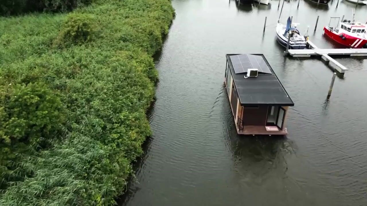 Bekijk video van Revolution House Boats