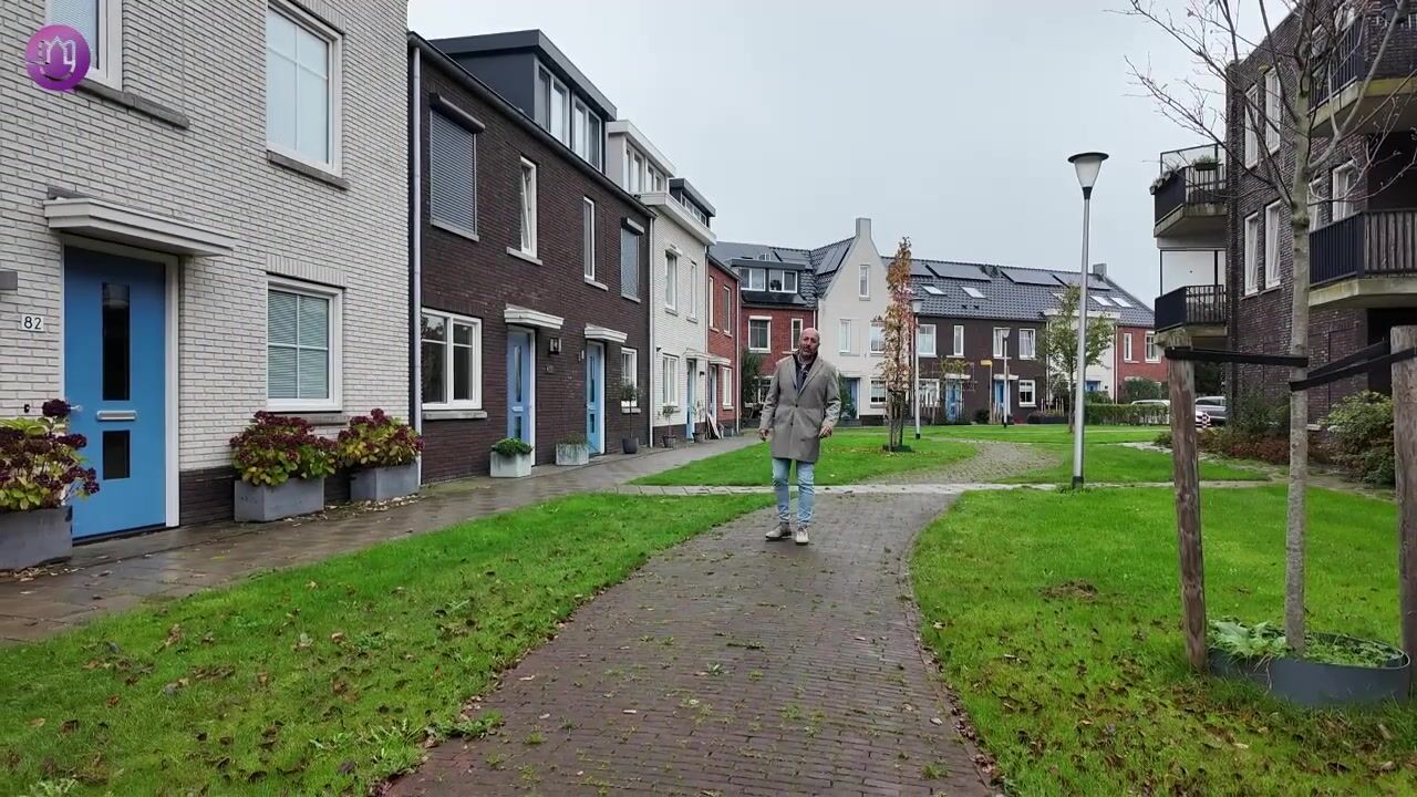 Bekijk video van Anne Frankhove 74