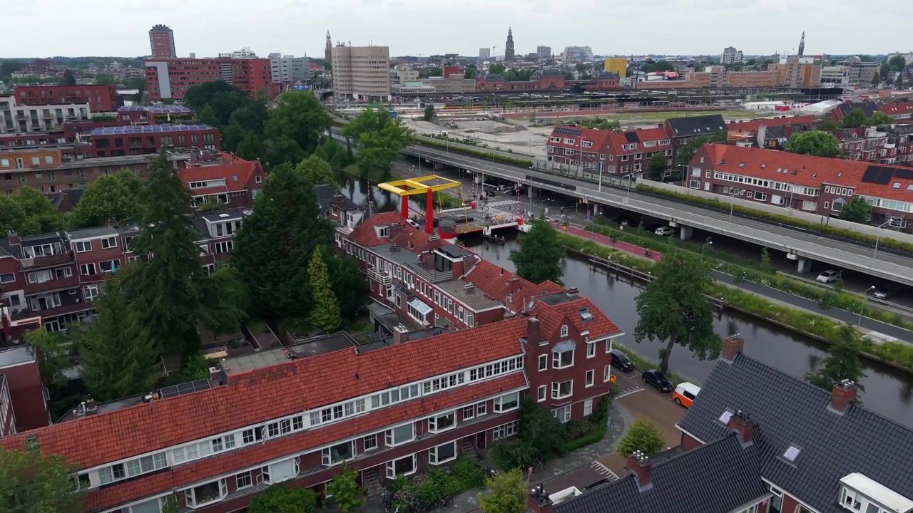Video of Van der Waalsstraat 1-B
