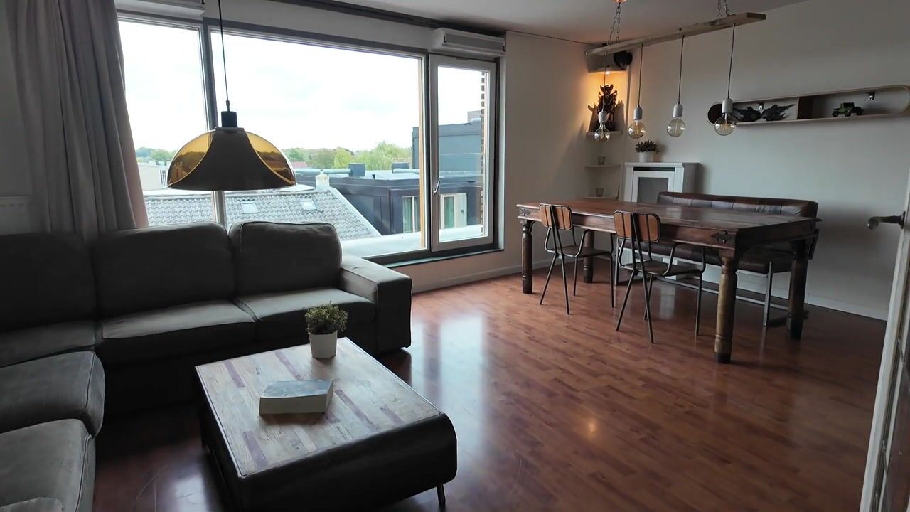 Video van Neuweg 2-H