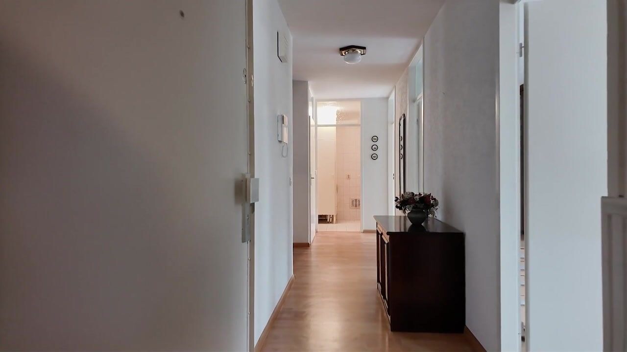 Video van Raadhuislaan 61