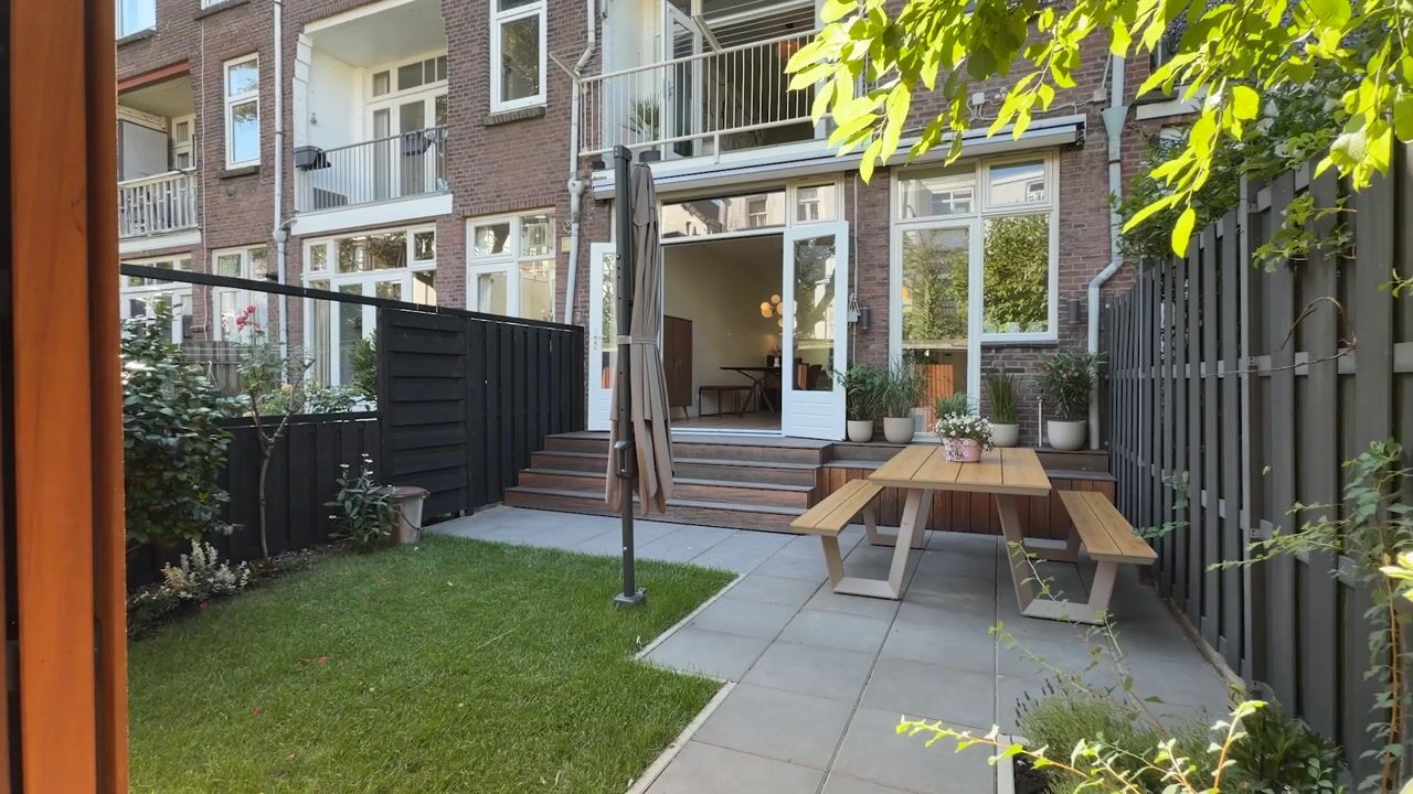 Video van Amalia van Solmsstraat 15