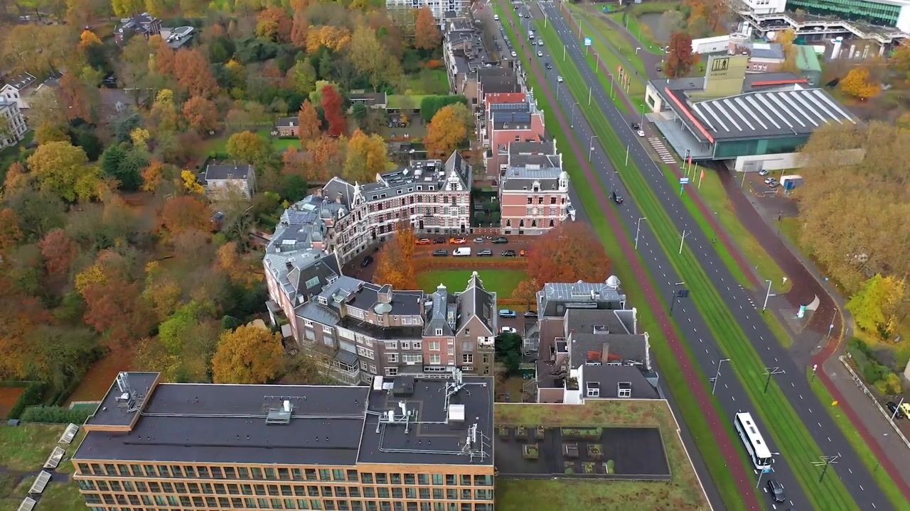 Bekijk video van Van Vollenhovenstraat 3-409