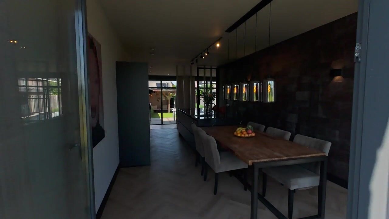 Video van Rumbastraat 83