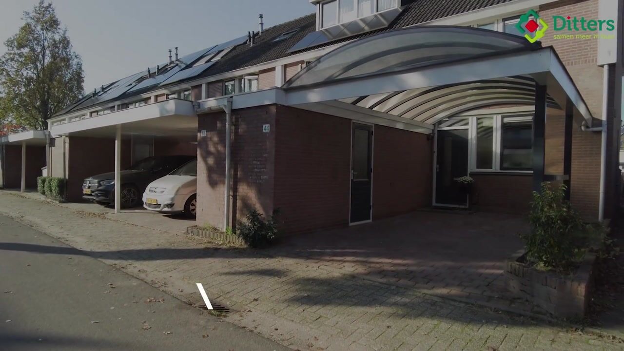 Bekijk video van Saffierstraat 44