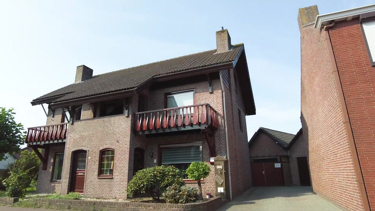 Video van Zr Marie Adolphinestr 18