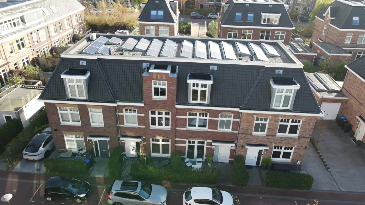 Video of George Seferislaan 13