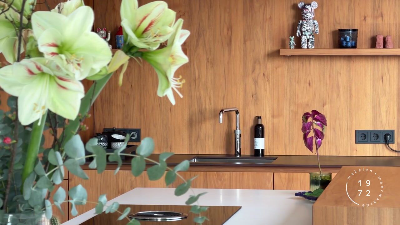 Video van Kruiskade 2-M