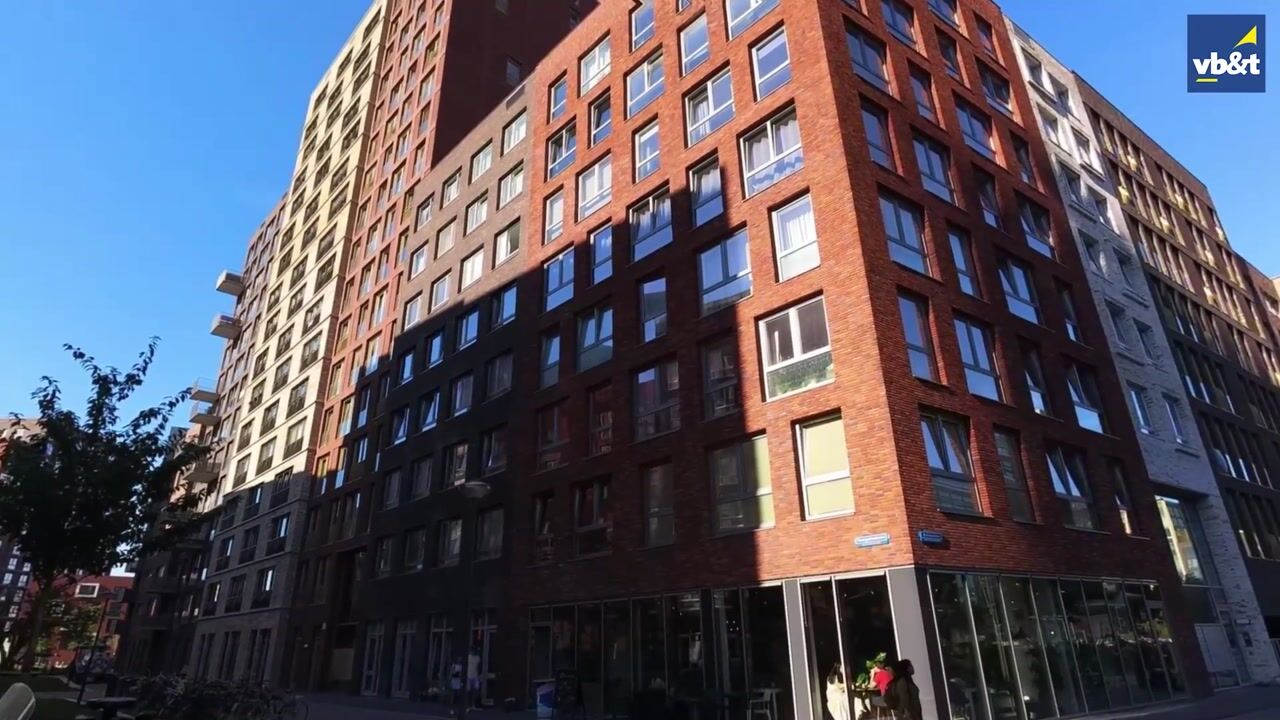 Bekijk video van Yours - Callisto