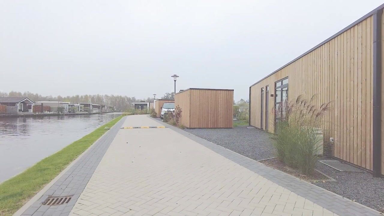 View video of Nieuw-Loosdrechtsedijk 215-CH020