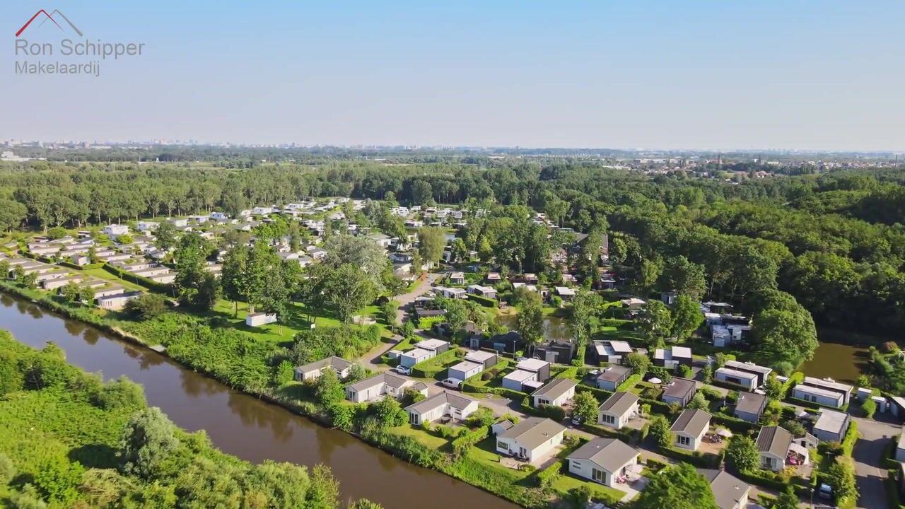 Bekijk video van Zuiderweg 2-120