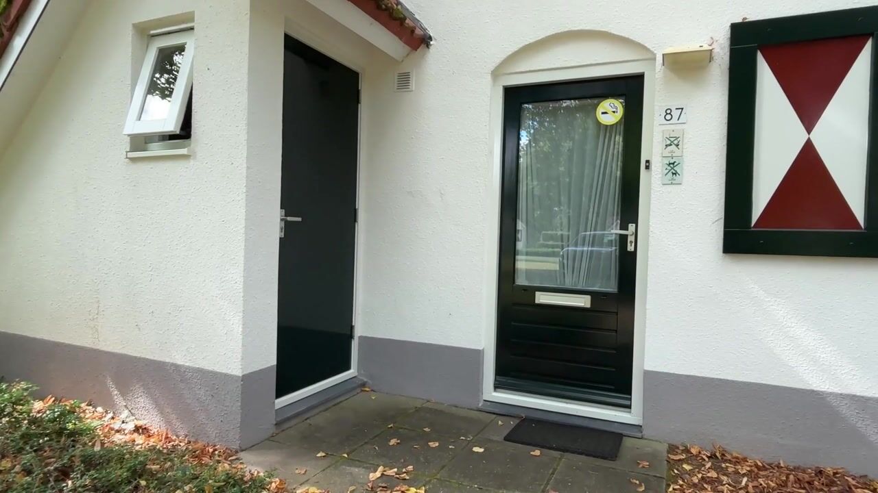 Video of Zwembadweg 1-087