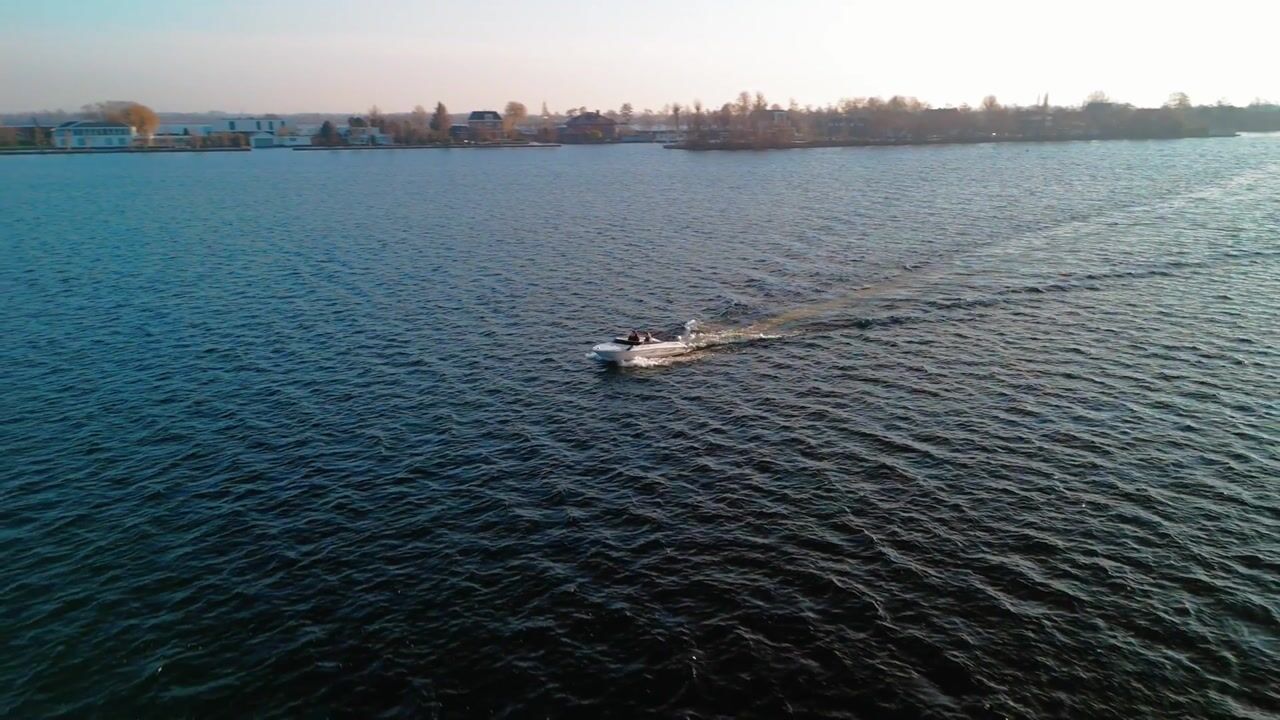 Video van Baambrugse Zuwe 127-A