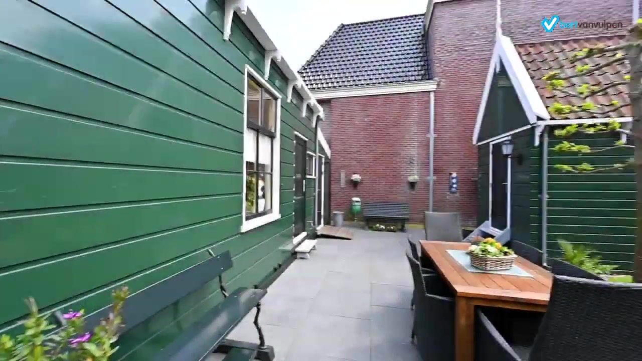 Bekijk video van Krommenieërweg 62