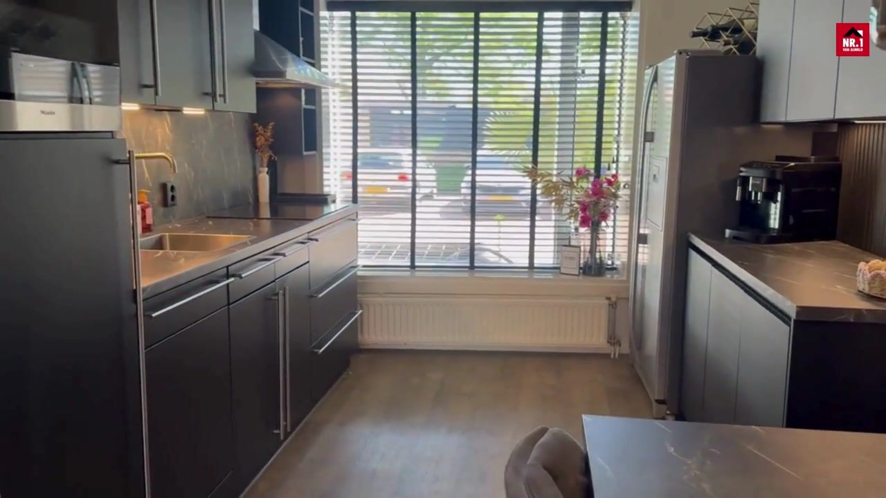 Video van Colonnade 46