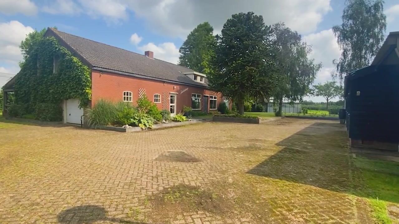 Bekijk video van Rucphenseweg 16