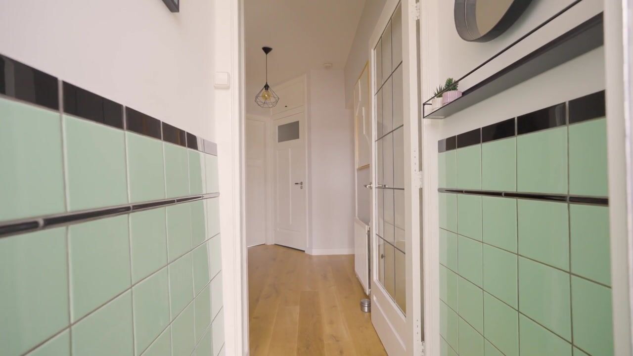 Video van Van Zeggelenplein 11