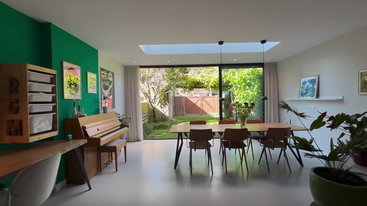 Video van Lesbosstraat 36